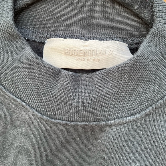 NWT Essentials Fear of God crew neck relaxed fit sweatshirt, Black, XS - Picture 5 of 11